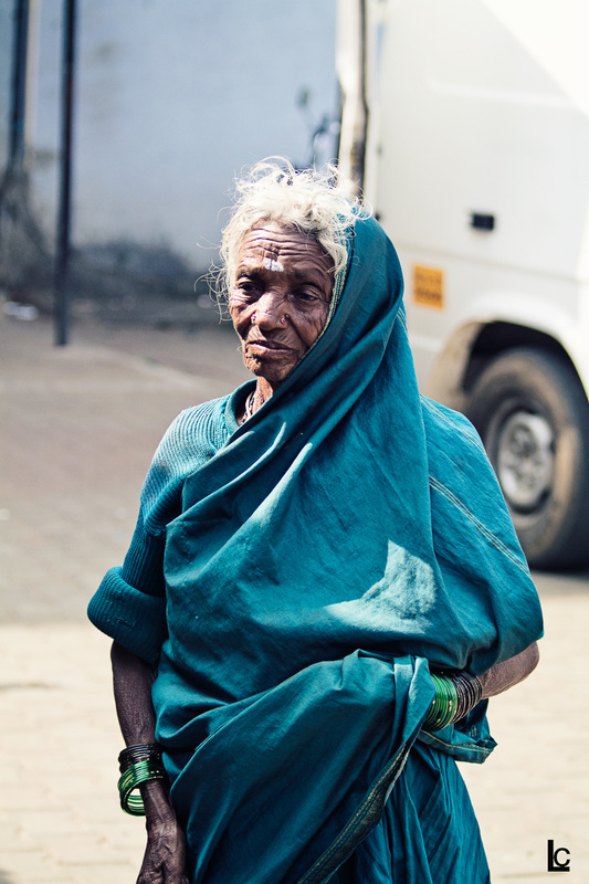Lorenzo Cuevas Travel Photography India woman 